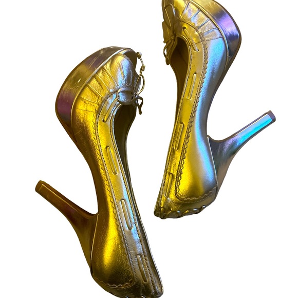 Michael Kors, gold heels 7M - Picture 3 of 5
